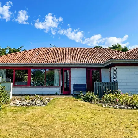3 Bedroom Gorgeous In Σπίτι διακοπών *